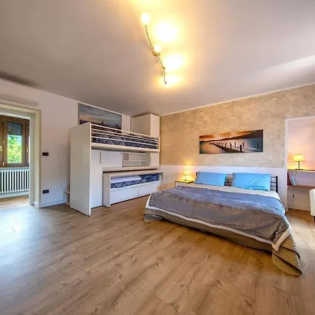 Al Centro Del Borgo : Family Pettenasco