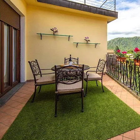 Al Centro Del Borgo : Family Pettenasco